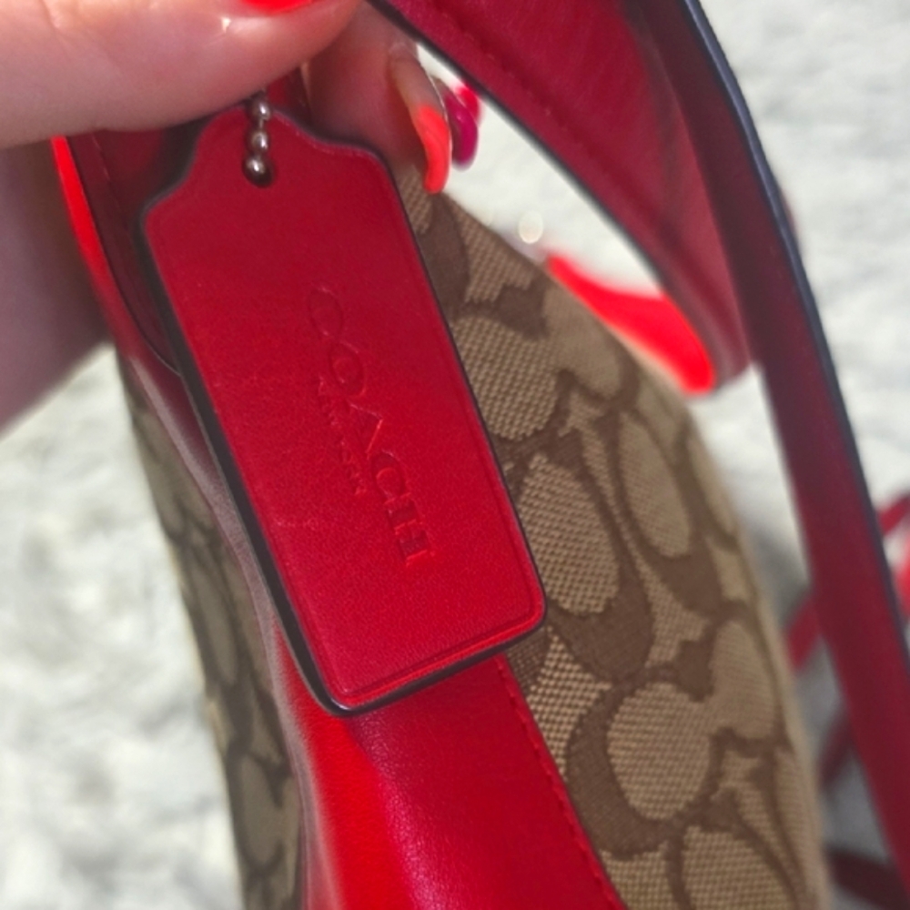 Coach Brown Signiture Mono W/ Red & Silver Hardware Crossbody (EUC)✨️❤️✨️ - Picture 4 of 9